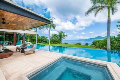Luxury Villa Photo #5