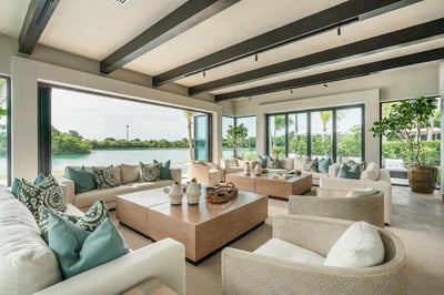 Luxury Villa Photo #22