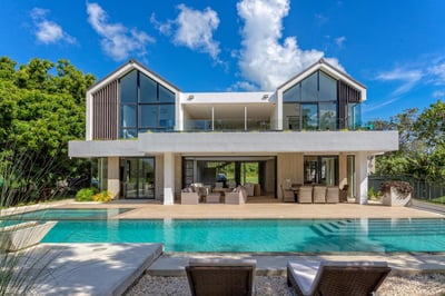 Luxury Villa Photo #2