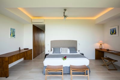 Luxury Villa Photo #24