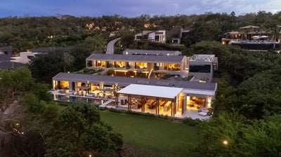 Luxury Villa Photo #2