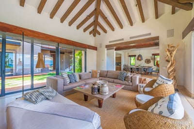 Luxury Villa Photo #39