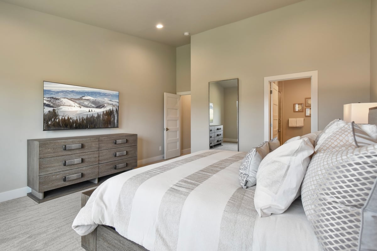 Mayflower Lakeside 942