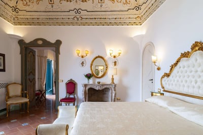 Luxury Villa Photo #38