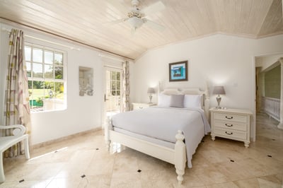 Luxury Villa Photo #11