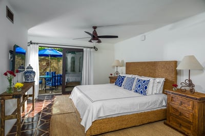 Luxury Villa Photo #18