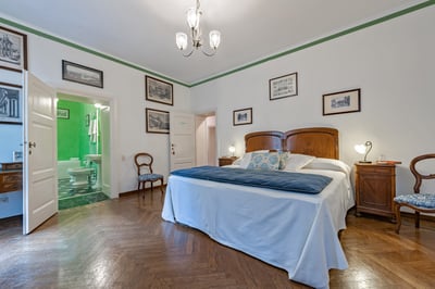 Luxury Villa Photo #35