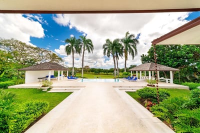 Luxury Villa Photo #4