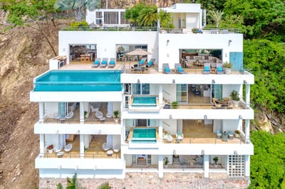 Luxury Villa Photo #2
