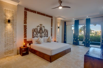 Luxury Villa Photo #49