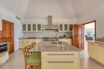 Luxury Villa Photo #19
