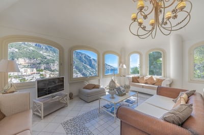 Luxury Villa Photo #19
