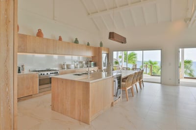Luxury Villa Photo #30