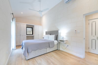 Luxury Villa Photo #21