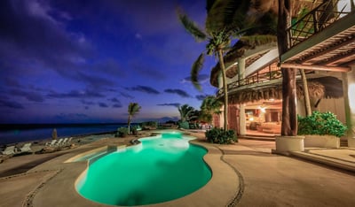 Luxury Villa Photo #9