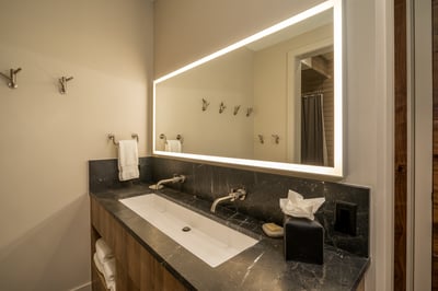 Bunkroom 1 ensuite bath