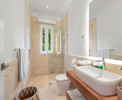 Luxury Villa Photo #32
