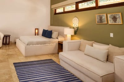 Luxury Villa Photo #17