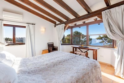 Luxury Villa Photo #21