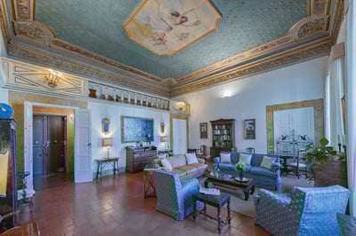 Luxury Villa Photo #2