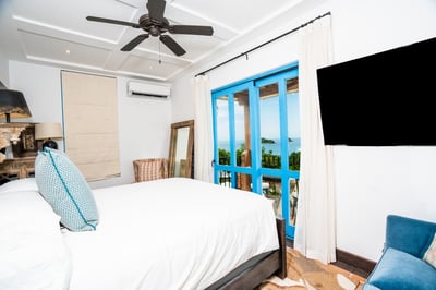 Luxury Villa Photo #11