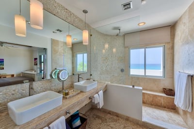 Luxury Villa Photo #22