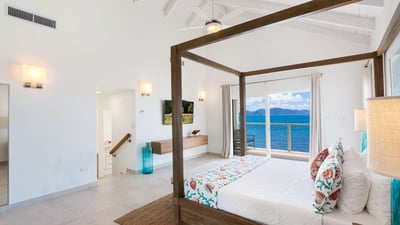 Luxury Villa Photo #43