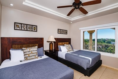 Luxury Villa Photo #15