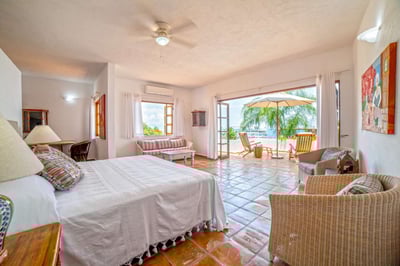 Luxury Villa Photo #42