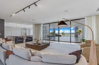 Luxury Villa Photo #37
