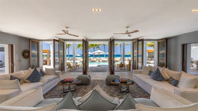 Luxury Villa Photo #31