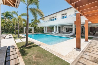 Luxury Villa Photo #7