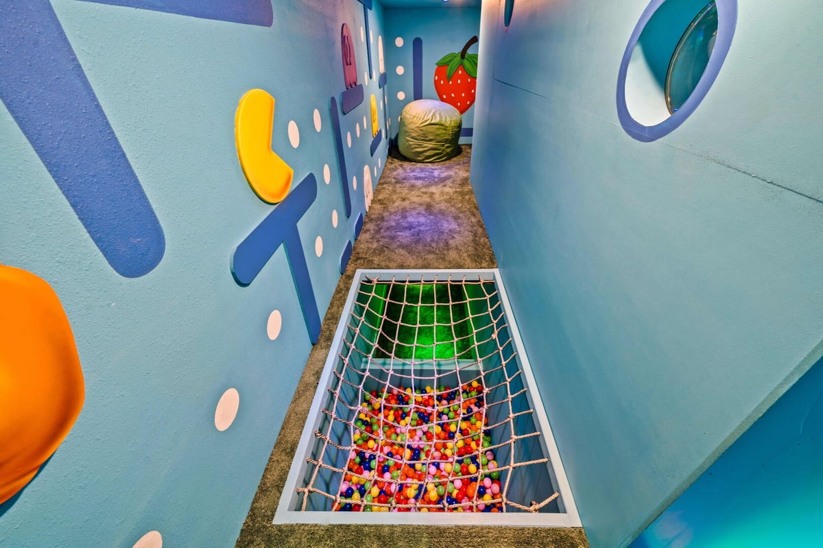 Adventure Galaxy Lodge