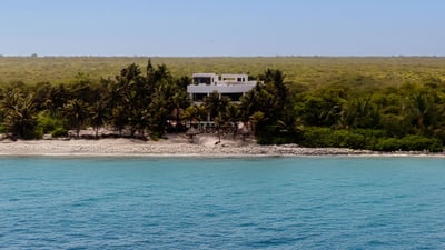 Luxury Villa Photo #2