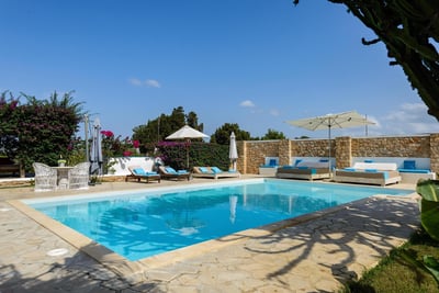 Luxury Villa Photo #5