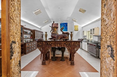 Luxury Villa Photo #17