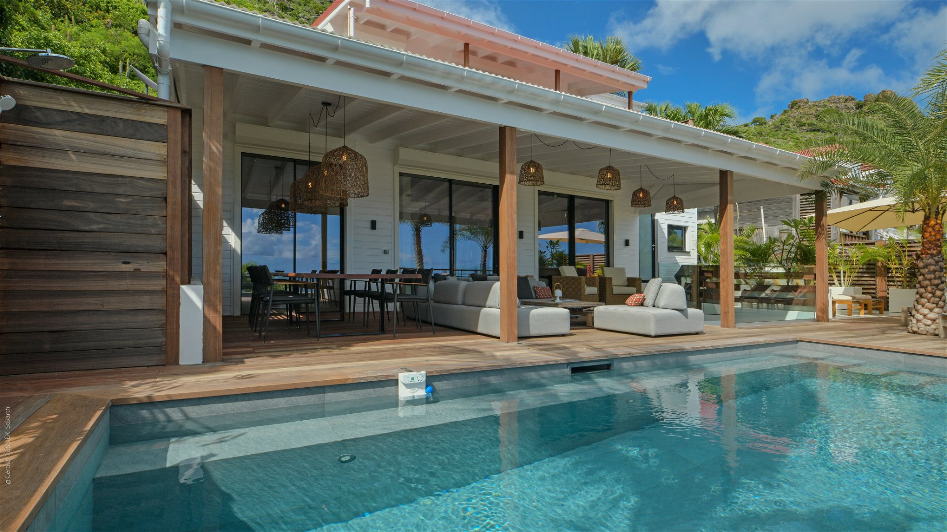 Anse Des Cayes,Nagabaaja