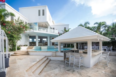 Luxury Villa Photo #18