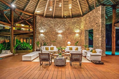 Luxury Villa Photo #18