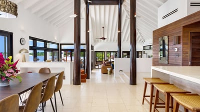Luxury Villa Photo #17
