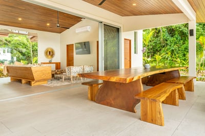 Luxury Villa Photo #23