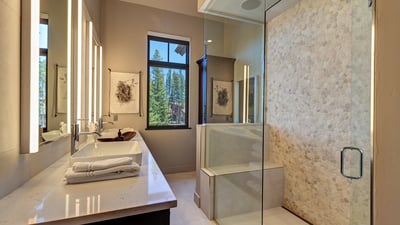 Main level primary ensuite