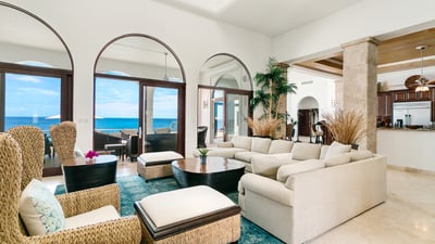 Luxury Villa Photo #16