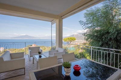 Luxury Villa Photo #4