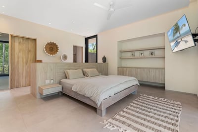 Luxury Villa Photo #22