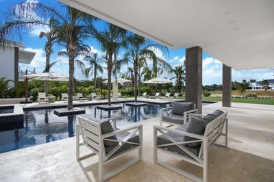 Luxury Villa Photo #8