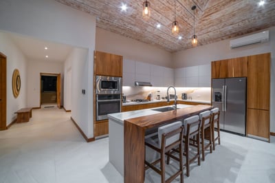 Luxury Villa Photo #16
