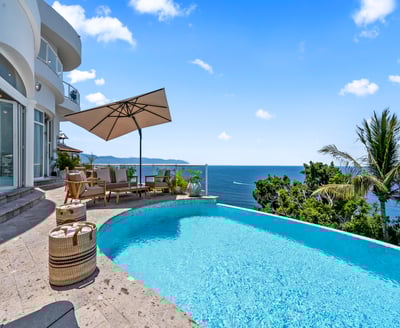 Luxury Villa Photo #15