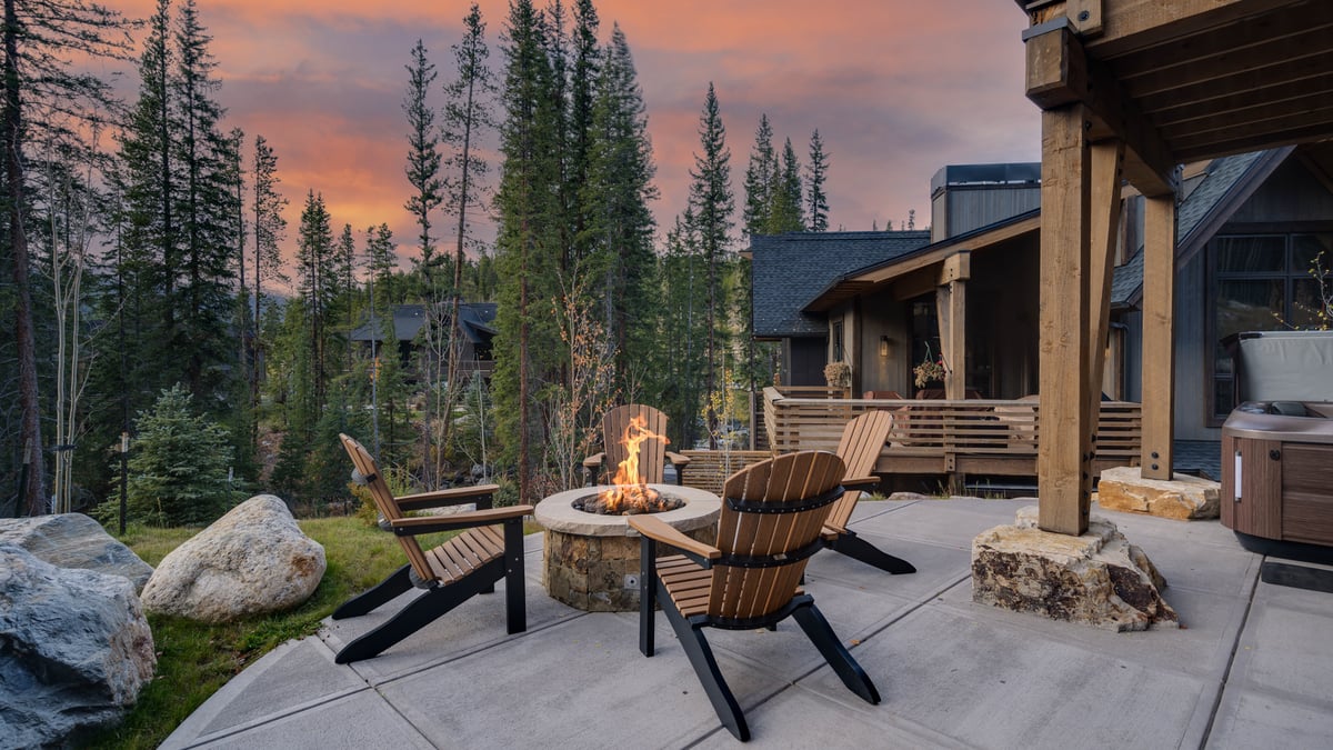 Enjoy the firepit at dusk on the lower patio - Image 6