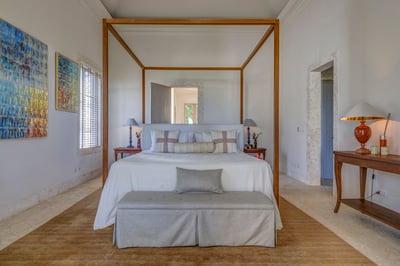 Luxury Villa Photo #29